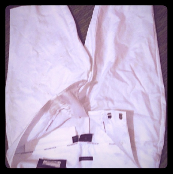 Worthington Pants - New with tags Worington white capris sz 4 womans